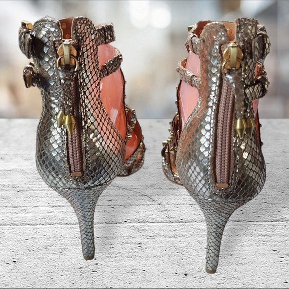 GUESS "LAIDEA" Studded Shiny Gold Gladiator Strappy Heel Size 8 - Picture 5 of 14